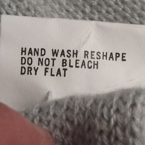 Knit Scarf, 7 x 55.5, Grey, White Pattern, Fringe ends, Acrylic, Mid weight - Picture 8 of 8